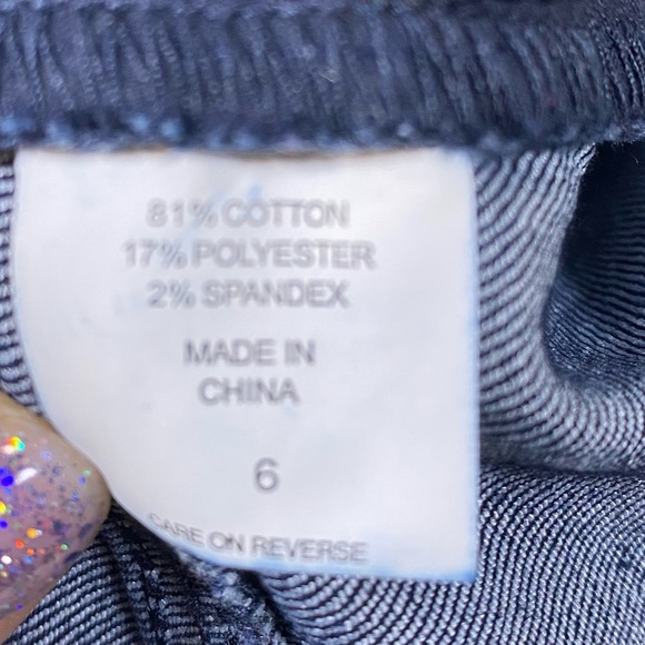 NYC denim blue pencil skirt size 6. - Picture 4 of 4